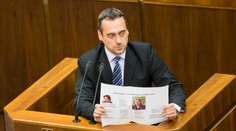 Polícia stále vyšetruje asistenta opozičného poslanca Rajtára