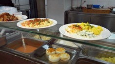 Toto je zrejme najlacnejšie menučko na Slovensku. Za hlavné jedlo a polievku zaplatíte len pár drobných