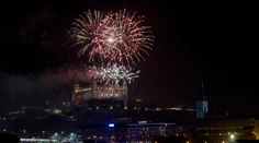 OBRAZOM: Takto vyzerali novoročné oslavy v Bratislave a Košiciach
