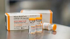 EMA schválila očkovanie detí od 12 rokov treťou dávkou vakcíny Pfizer
