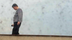 Susedov ďalej terorizuje hlasnou operou. Nerešpektuje ani nariadenie súdu