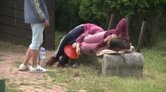 Škola v prírode sa zmenila na školu v nemocnici. Deväť detí odviezli sanitky