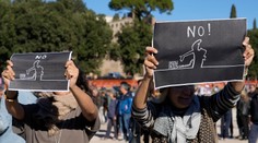 Proticovidové opatrenia majú čoraz menšiu podporu, ukázal prieskum v šiestich štátoch