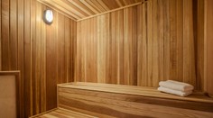 Minúty hrôzy v rozpálenej saune. Trojicu uväznili zaseknuté dvere, relax sa zmenil na nočnú moru