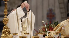 Povolili aj sväté omše, takéto budú mať pravidlá