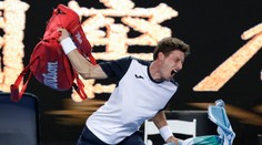 Štvrťfinálové dvojice sú kompletné: Djokovič po triumfe nad Medvedevom vyzve Nišikoriho