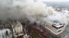 Obrovský požiar v nákupnom centre na Sibíri. Zomrelo už 64 ľudí