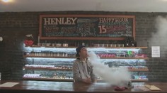 Elektronické cigarety fajčia už aj deti. Obľúbené sú medzi stredoškolákmi