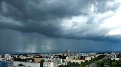 Na Slovensko dorazili intenzívne búrky: Na pozore by sa mali mať hlavne vodiči