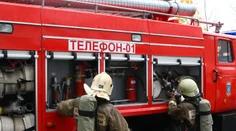 Ďalšia tragédia na Urale. Pri požiari rodinného domu zomrela mladá rodina
