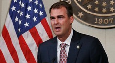 Guvernér štátu Oklahoma oznámil, že mal pozitívny test na koronavírus