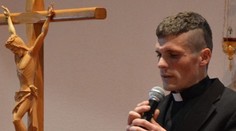 Slovenský kňaz sa potetoval a fotku zverejnil: Búrlivá diskusia nenechala na seba dlho čakať