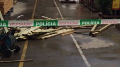 Smrť Jakubka, ktorý zomrel v Baumaxe, stále vyšetrujú. Vplyv na nešťastie mala aj búrka