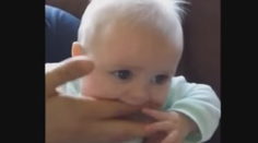 Chcete sa zabaviť? Vypočujte si zvuky tohto bábätka