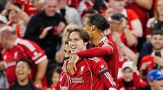 Šampióni vstúpili do sezóny úspešne. Liverpool si v prestrelke poradil s Bournemouthom