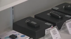 Skryté kamery môžu mať podobu pera či kľúčov od auta. Ukážeme vám, ako niektoré z nich odhalíte