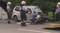 Zrážku s autobusom neprežil vodič auta. Jeho syn je vo vážnom stave v nemocnici