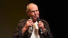 Uvedomuje si, že je alkoholik, ale zmeniť sa nechce. Paul Gascoigne hovoril o svojej temnej stránke