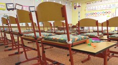 Sedia vo väzení, pretože ich deti nechodili do školy. Detský ombudsman hovorí o trhaní rodín a navrhuje iný trest
