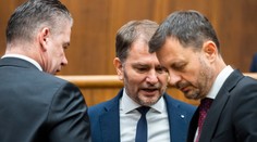 O páde vlády bude parlament hlasovať vo štvrtok. V hre je jej rekonštrukcia aj predčasné voľby