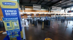 Dráma na populárnom letisku: Cestujúci vybil pracovníkovi Ryanairu zuby. Spor odštartoval väčší kufor