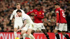 Manchester United dvakrát viedol, ale na výhru to nestačilo. Tottenham v šlágri vybojoval bod