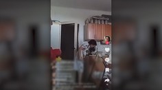 Získali sme dôkazové video: Matka zo Šale bije a kope do svojho syna. Vyhráža sa, že ho doláme