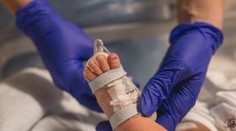 Dlhé čakanie na pohotovosti sa mu stalo osudným. Koronavírusu podľahlo len jednoročné bábätko