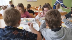 Školská jedáleň v Zázrivej má suroviny zadarmo. Úrodu si zozbierali žiaci aj učitelia
