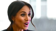 Zverejnili exkluzívne zábery! Moment, kedy Meghan Markle zbadala svadobné šaty