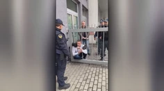Malá ulica, veľký spor: Virálne video s plotom v Bratislave má dohru, majitelia plánujú radikálny krok