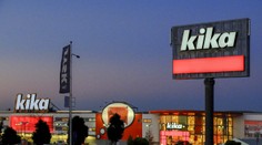 Známy nábytkársky gigant sa zmieta v problémoch. Zrejme zatvorí všetky predajne