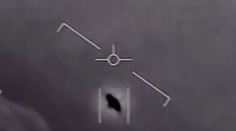 VIDEO: Nové zábery UFO? Nad americkou základňou mal prelietať záhadný objekt meniaci farbu