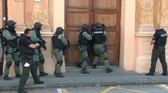 V Prešove zasahovali proti ozbrojencovi v škole. Akože