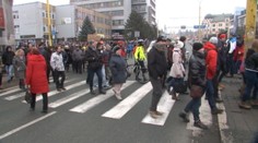 Vojna o obchvat sa síce skončila, no Prešovčania bojujú ďalej.  Sľuby im nestačia