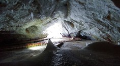 Objav v jaskyni vyvolal obavy. Baktéria v 5-tisíc rokov starom ľade prekvapila vedcov svojou odolnosťou