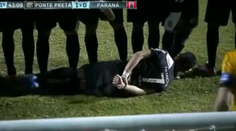 Brazílsky futbal: Pozrite sa, ako (ne)funguje "ležiaci múr"