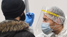 Česko hlási menej nakazených, ale nemocnice sú veľmi vyťažené