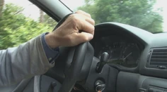 Budú musieť vodiči seniori chodiť na lekárske prehliadky až vo vyššom veku? Poslanec Smeru navrhuje posunúť hranicu