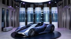 VIDEO+FOTO: Slovensko predstavilo auto na vodík. Vyzerá ako z budúcnosti