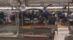 Majiteľ najväčšej automobilovej fabriky uvažuje, že niektoré závody zavrie. Čo je za tým?