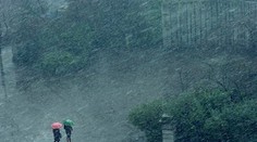 Búrka Amy zúri v Európe. Meteorológovia zmenili predpoveď, varujú pred vážnymi problémami