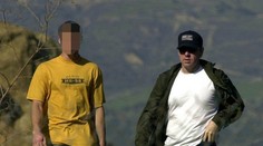 Čo to tam spolu robia?! Kevina Spaceyho nachytali s oveľa mladším modelom