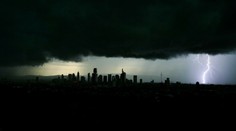 Českí meteorológovia varujú pred silnými búrkami na východe krajiny pri hraniciach so Slovenskom