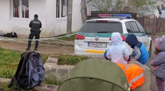 Dvojročné dieťa je vo vážnom stave. Strýko ho dvakrát bodol do hlavy, miestni naznačujú motív