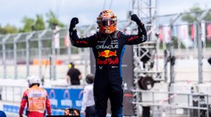Max Verstappen ukončil špekulácie o svojej budúcnosti. Úradujúci majster sveta sa v tíme cíti šťastný