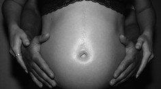 Najprv jedna členka skupiny, hneď po nej ďalšia! Speváčka je takisto tehotná