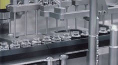 Objavila sa nová vakcína. Osloviť by mohla tých, ktorí sú k moderným látkam skeptickí