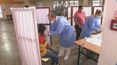 Začalo sa očkovanie v rómskych osadách. Obrovský záujem prekvapil zdravotníkov