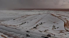 VIDEO: Vyprahnutý región prekvapila historicky prvá snehová pokrývka. Púšť sa premenila na zimnú krajinu
